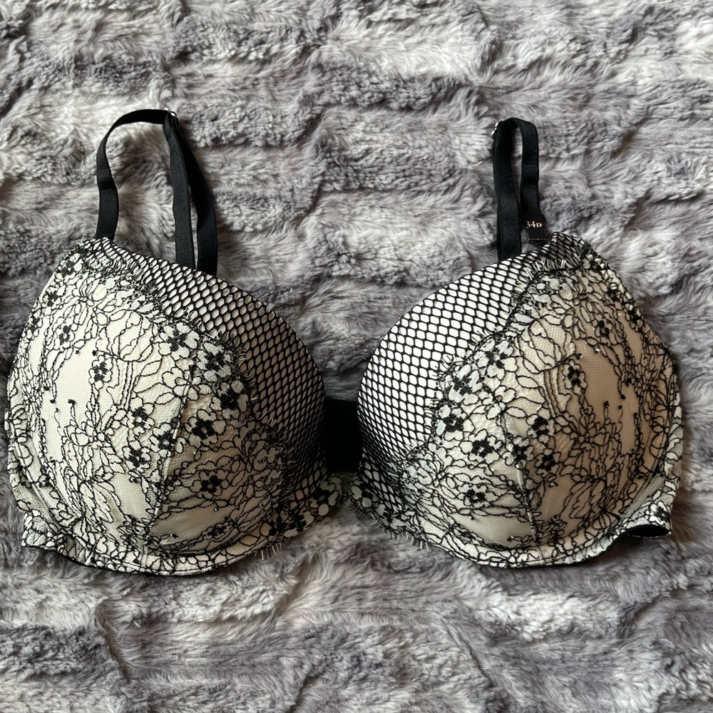 Victoria's Secret Very Sexy Push-Up